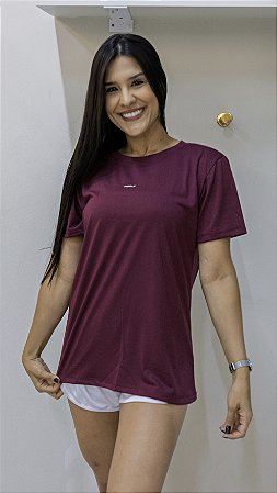 Camiseta oversized feminina lisa bordô fitness e casual - PORLE