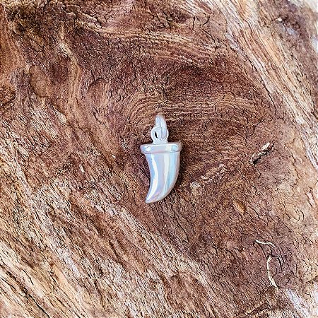 Pingente Dente de Sabre