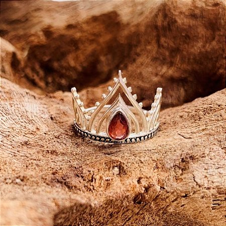 Anel detalhes arabesco pequeno pedra Rubi