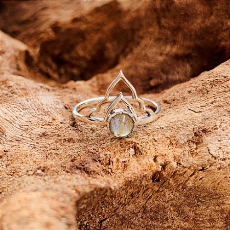 Anel detalhes arabesco pequeno pedra da Lua