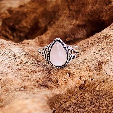Anel Bali gota pequena com pedra Quartzo Rosa