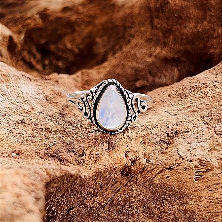 Anel Bali gota pequena com pedra da Lua