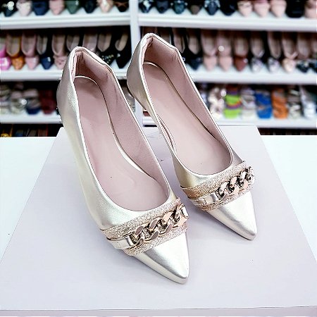 Sapatilha bico fino Dourada com detalhe