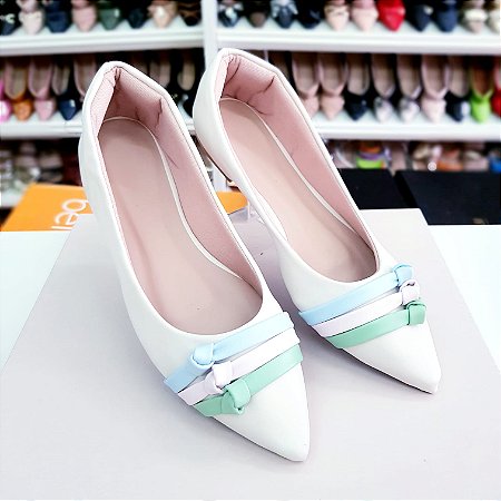 Sapatilha bico fino Off White nozinhos coloridos