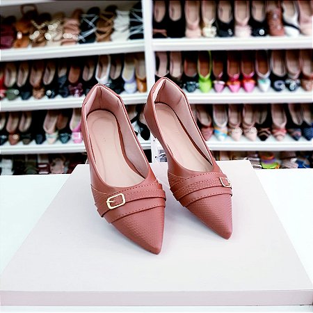 Sapatilha bico fino Caramelo com Fivela