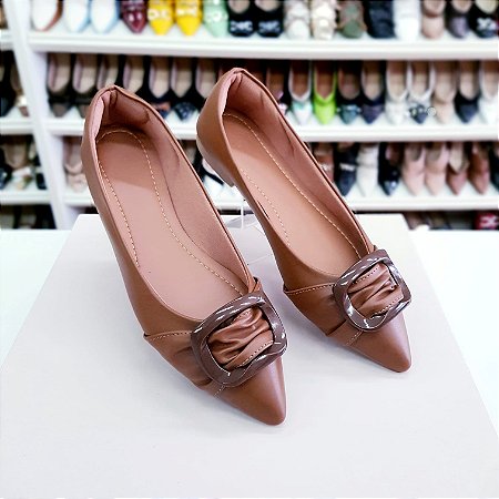 Sapatilha bico fino alongado Marrom