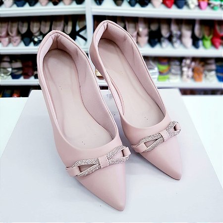 Sapatilha nude com laço