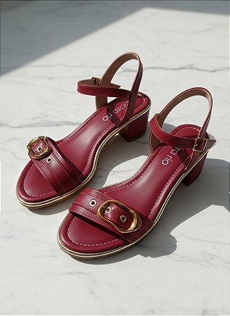 Sandália Beira Rio Vermelha com Fivela