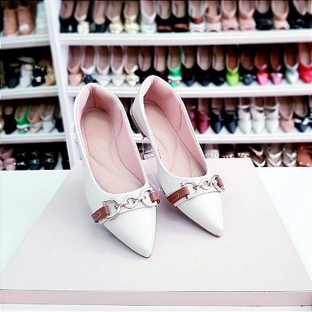 Sapatilha bico fino Amanda off white