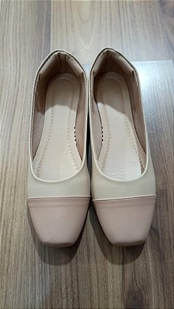 Sapatilha bico quadrado nude com Caramelo Paty