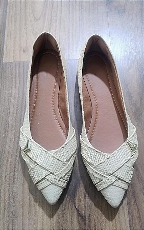 Sapatilha bico fino alongado Adriana Creme Snick