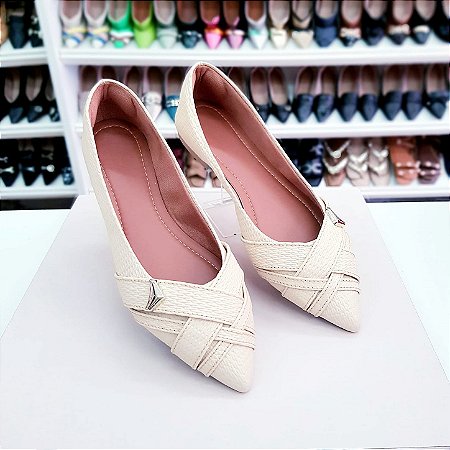 Sapatilha bico fino alongado Adriana Creme Snick