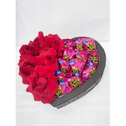 Coração com rosas e bombons