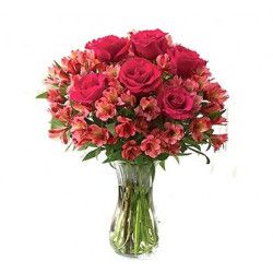 Buquê de astromélias com rosas vermelhas