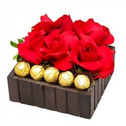Quadradinho de rosas importadas com Ferrero Rocher