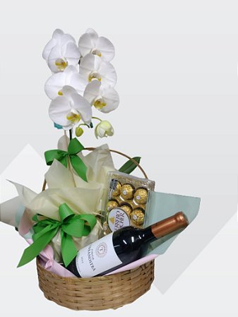 cesta com orquidea vinho e chocalate