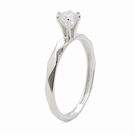 Anel em Prata 925 Solitario Facetado com Zirconias.