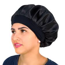 TOUCA C/BARRA DE CETIM PRETO.