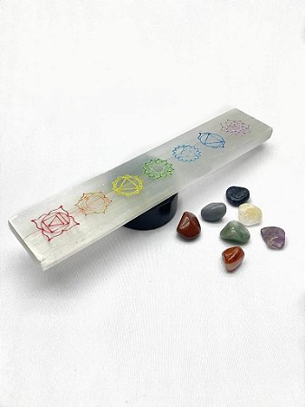 BARRA DE SELENITA C/7 CHAKRAS E PEDRAS ROLADAS