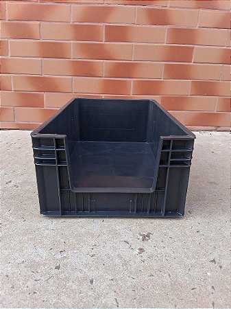Caixa Plástica Fechada com Abertura Frontal M020