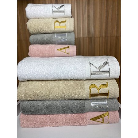 Jogo de Toalhas Bordadas com Iniciais – Banho e Rosto | 100% Algodão Fio Penteado 540g