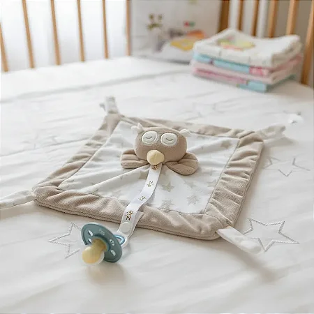Naninha Bebê em Plush Com Prendedor de Chupeta Corujinha Zip