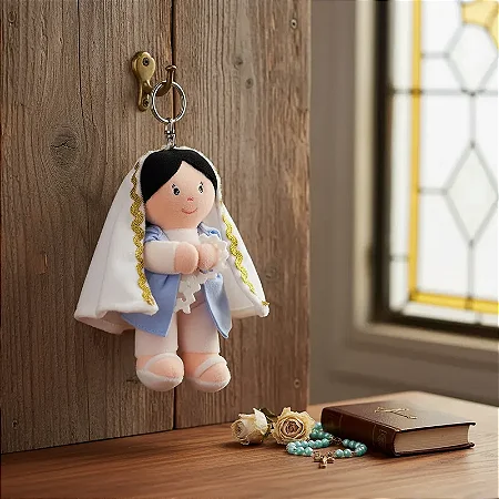 Chaveiro Católico Bordado de Pelúcia Maria de Nazaré - Zip