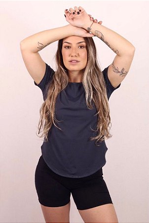 CAMISETA SINTONIA ARREDONDADA CINZA