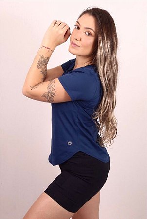 CAMISETA SINTONIA ARREDONDADA AZUL MARINHO