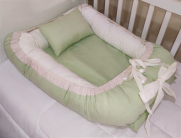 Ninho Redutor de Berço para Bebê - Verde Chá e Off White - Percal 150 Fios 100% Algodão