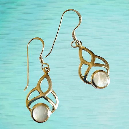 Brinco em Prata 925 e Círculo em Madrepérola