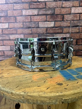 Caixa Nagano StudioPhonic Steel Shell 14x6" com Aro Die-Cast