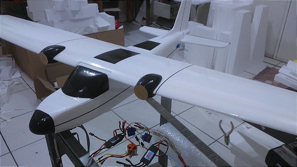 Aeromodelo MytWinDrean 1.50 m entelado