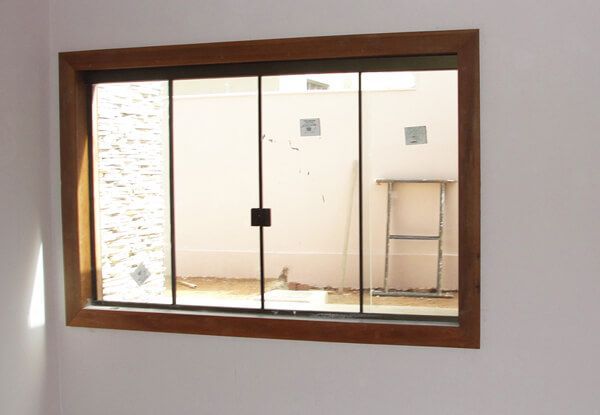 Janela modelo Blindex em Angelim Pedra 150 x 110 x 14 (Perfil aparente)