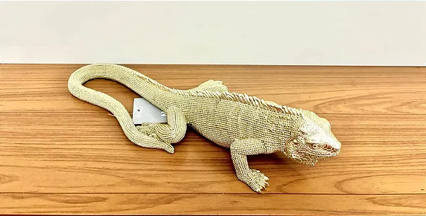 Escultura Decorativa Iguana Dourada Mart Poliresina