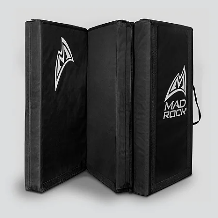 TRIPLE PAD (BLACK)- CRASH PAD - COLCHÃO DOBRAVEL PARA PROTEÇÃO - MEDIDAS:DIMENSÃO: 72" X 44" X 5" - 11KG - MAD ROCK