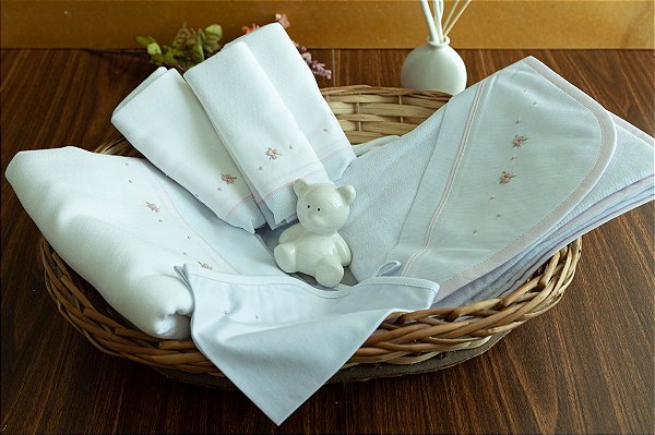 KIT ENXOVAL DE FRALDA BORDADO A MÃO 100% ALGODÃO COM BORDADO ROCOCÓ - Bebê Bordado KIT ENXOVAL DE FRALDA BORDADO A MÃO 100% ALGODÃO COM BORDADO ROCOCÓ - Bebê Bordado