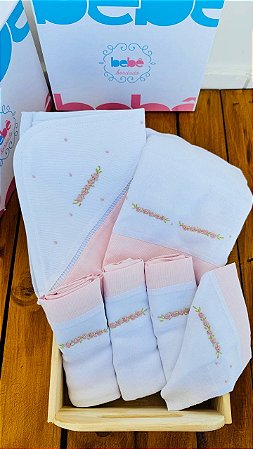 Kit Enxoval Bordado a Mão Flores Rococó 6 Peças