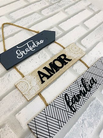 Placa em Mdf Gratidão Amor e Família