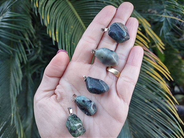 Pingente de ESMERALDA Rolada - Beleza , Amor bem Sucedido