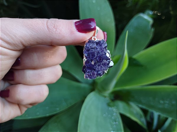 Pingente de DRUSA DE AMETISTA bruta prateada- Intuição, Transmutação, Conexão