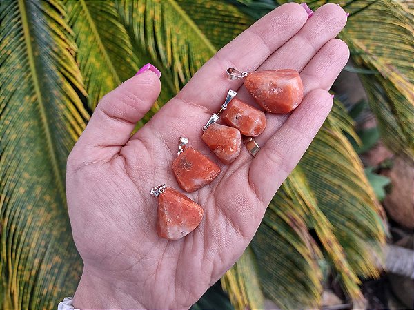 Pingente de CALCITA LARANJA bruta -PEDRA DA ALEGRIA, VITALIDADE, EXPRESSÃO