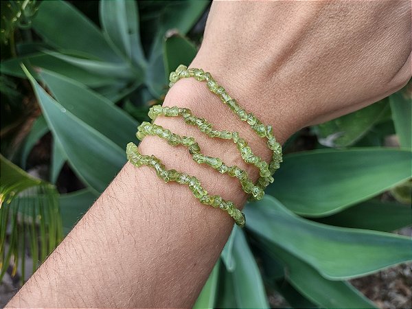 Pulseira de PERIDOTO cascalho mini- Pedra dos acontecimentos, mudanças, libera tensões