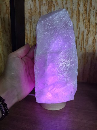 Luminária de Quartzo Rosa com luzes/cores Cromoterapia