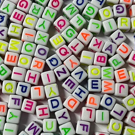 Miçanga Cubo Letras 6mm Colorida 0160 Com 100 Gramas