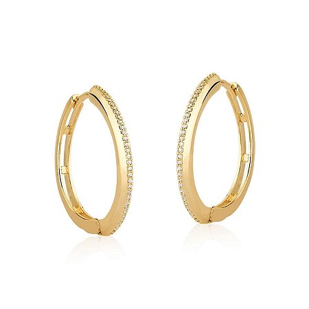 Argola Uma Fileira com Zircônias Brancas Banhada a Ouro 18k