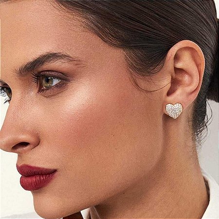 Brinco de Coração Cravejado de Zircônias Banhado a Ouro