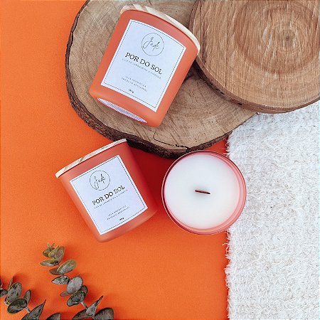 Vela Perfumada 180g | Coleção Colors - Pôr do Sol (Flor de Laranjeira e Cipreste) - Jade Soul