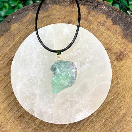 PINGENTE DE FLUORITA VERDE – Equilíbrio, Cura e Sabedoria
