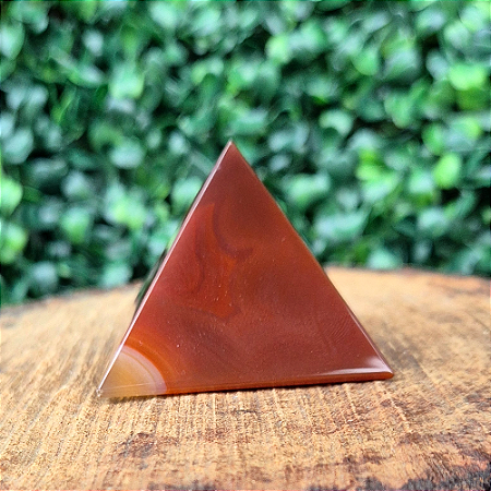 Pirâmide de Ágata – Equilíbrio, Proteção & Harmonia